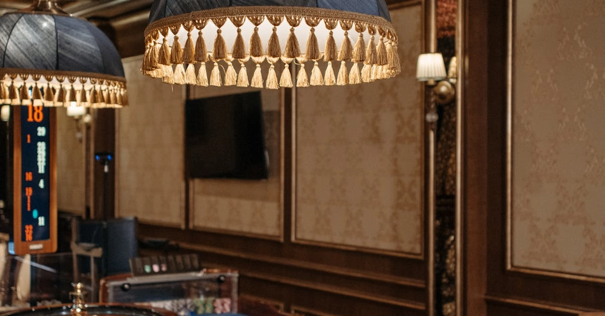 Элитный стол для блэкджека в роскошном казино с премиум обслуживанием